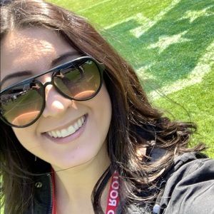 Meet your Posher, Deanna